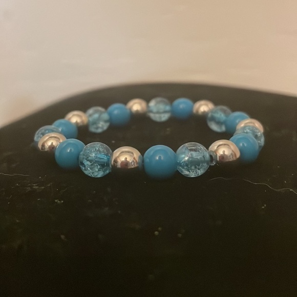 6” blue & silver beaded stackable stretch bracelet with 21 beads - Picture 2 of 10